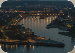 Deutsches Eck bei Nacht
